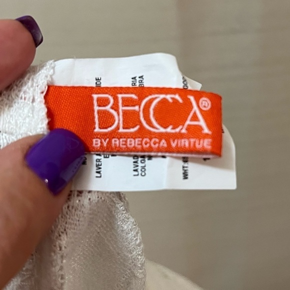 ⚫️ BOGO White Becca white beach pants with side slit size M - Picture 7 of 9